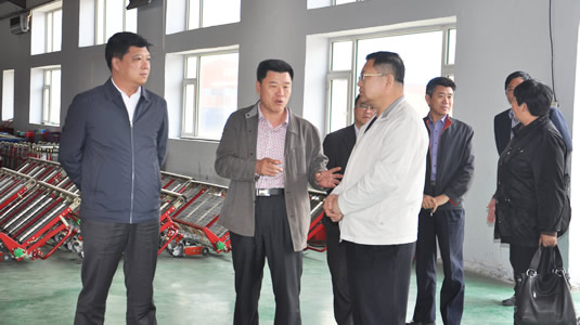 吉林省經(jīng)濟合作局副局長冷希炎一行在榆樹市市委副書記、副市長李洪亮的陪同下來我公司調(diào)研